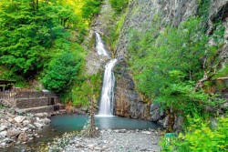 ВОДОПАД У РЕСТОРАНА 